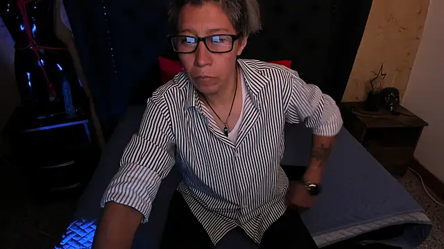 Kali Panther online show from April 2, 2026, 8:15 pm