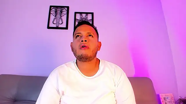 Snapshot of jay_kross1 chatting on February 2, 2026, 7:35 pm jay kross1 online show from February 2, 2026, 7:35 pm