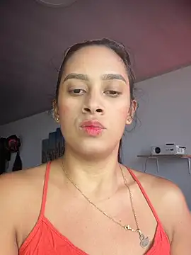 Snapshot of LunaHeat chatting on February 14, 2026, 9:04 pm LunaHeat online show from February 14, 2026, 9:04 pm