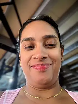 Snapshot of LunaHeat chatting on February 26, 2026, 3:01 pm LunaHeat online show from February 26, 2026, 3:01 pm