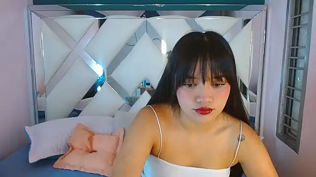 Snapshot of Kaytlin_James chatting on March 3, 2026, 12:01 pm Kaytlin James online show from March 3, 2026, 12:01 pm