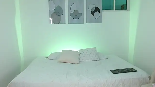 sandra smith 01 online show from February 18, 2026, 1:18 pm