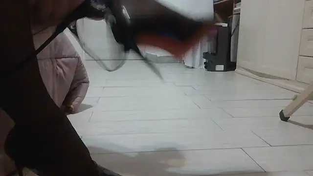 Snapshot of Luanatrav1 chatting on March 2, 2026, 9:16 am Luanatrav1 online show from March 2, 2026, 9:16 am