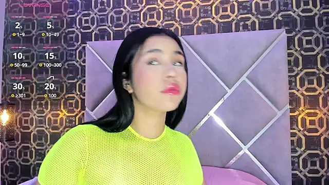 NicollJabocs online show from April 18, 2026, 12:07 pm