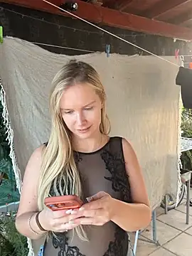 Snapshot of Ellie-rosee chatting on February 26, 2026, 3:12 pm Ellie-rosee online show from February 26, 2026, 3:12 pm