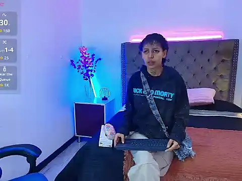 HannahBlue  online show from March 3, 2026, 12:12 pm