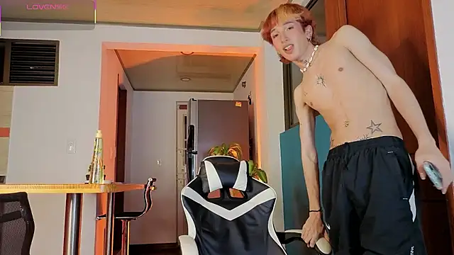 golden twink  online show from February 10, 2026, 6:23 am