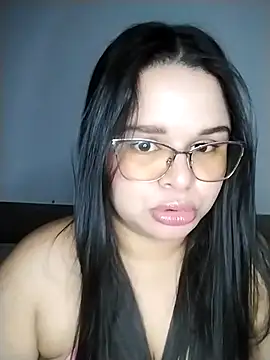 SamanthaStonee online show from April 2, 2026, 6:09 am