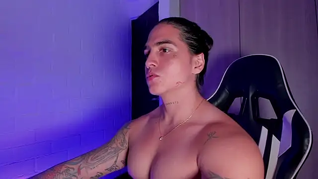 Snapshot of Cry_Duran chatting on February 13, 2026, 7:47 pm Cry Duran online show from February 13, 2026, 7:47 pm