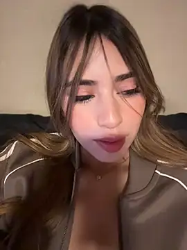 Snapshot of romyamo chatting on June 30, 2026, 11:32 am romyamo online show from June 30, 2026, 11:32 am