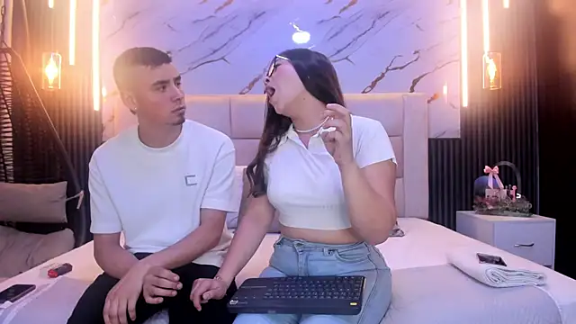 Snapshot of ChloeandAdam chatting on February 11, 2026, 11:15 pm ChloeandAdam online show from February 11, 2026, 11:15 pm