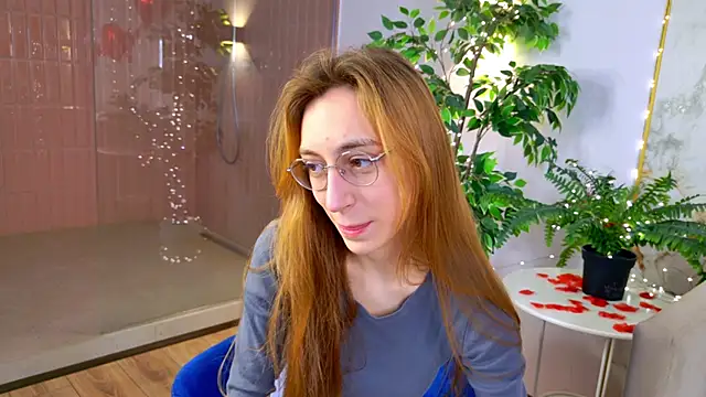 Snapshot of LeyaAtwood chatting on February 15, 2026, 5:30 am LeyaAtwood online show from February 15, 2026, 5:30 am