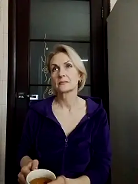 MichelleSolis online show from April 17, 2026, 4:10 pm