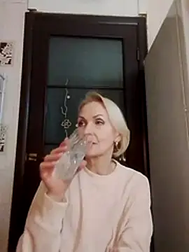 MichelleSolis online show from March 4, 2026, 8:05 pm