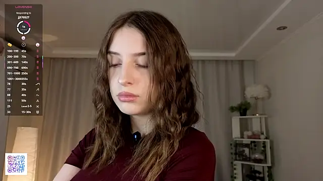 LeanneDinkle online show from April 17, 2026, 4:15 am