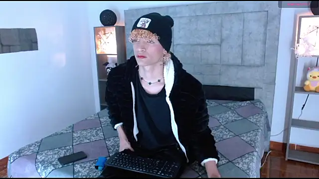 Snapshot of lucke_collins22 chatting on February 5, 2026, 6:20 am lucke collins22 online show from February 5, 2026, 6:20 am