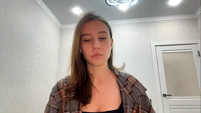 Snapshot of SofiaBlumer chatting on February 16, 2026, 3:21 pm SofiaBlumer online show from February 16, 2026, 3:21 pm