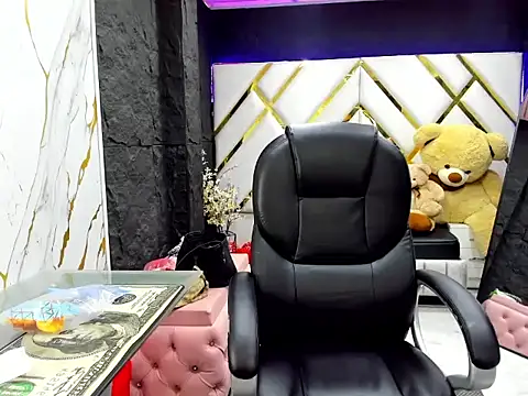 Snapshot of _EmilySquirt chatting on February 21, 2026, 1:13 pm EmilySquirt online show from February 21, 2026, 1:13 pm