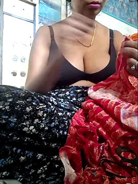 Snapshot of mistii07 chatting on June 21, 2026, 10:21 am mistii07 online show from June 21, 2026, 10:21 am