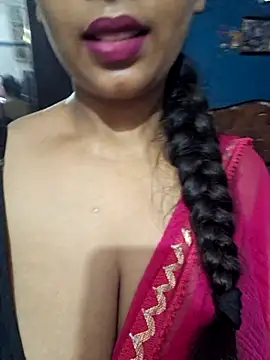 Snapshot of mistii07 chatting on August 3, 2026, 9:15 am mistii07 online show from August 3, 2026, 9:15 am