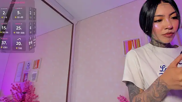 Ashley Blum  online show from April 14, 2026, 12:10 pm