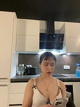 Just-Lilly online show from April 11, 2026, 5:15 am