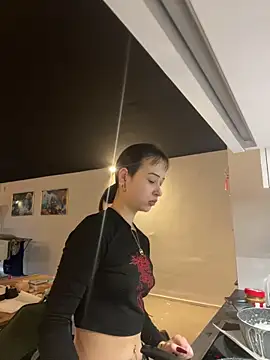 Just-Lilly online show from April 12, 2026, 2:53 pm