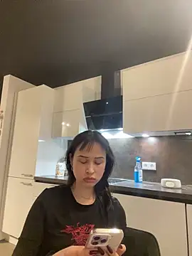 Just-Lilly online show from April 13, 2026, 2:59 am