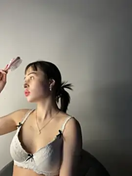 Just-Lilly online show from February 15, 2026, 1:06 am