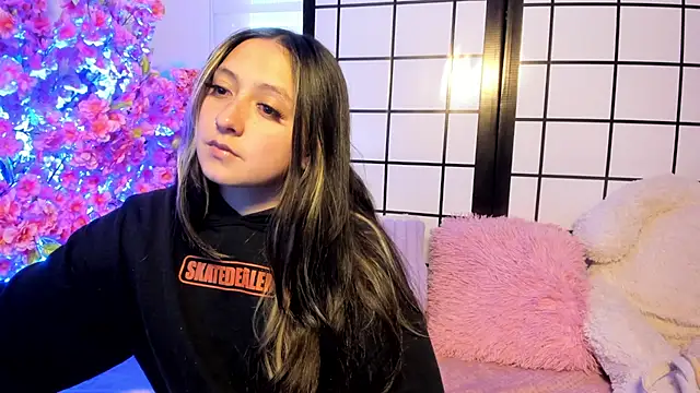 Snapshot of Giselle_Laurens_ chatting on July 14, 2026, 10:05 pm Giselle Laurens online show from July 14, 2026, 10:05 pm