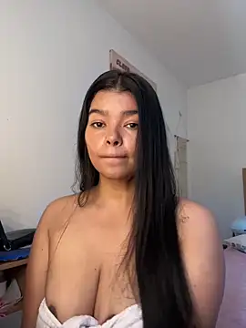 moonhelen online show from May 14, 2026, 6:16 pm