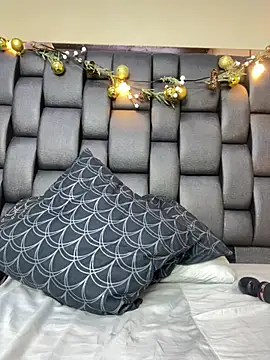 Isabella falcon online show from February 13, 2026, 2:44 am