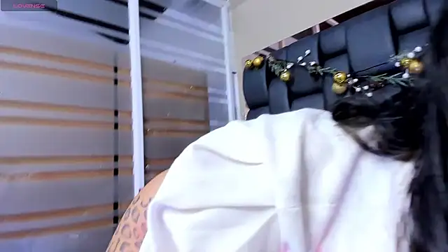 Isabella falcon online show from April 1, 2026, 2:13 am