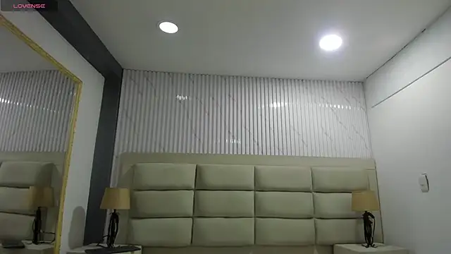 CarolineFyre online show from April 2, 2026, 12:34 pm