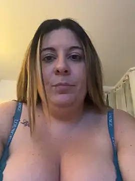 JasmineGlow7 online show from February 25, 2026, 7:36 pm