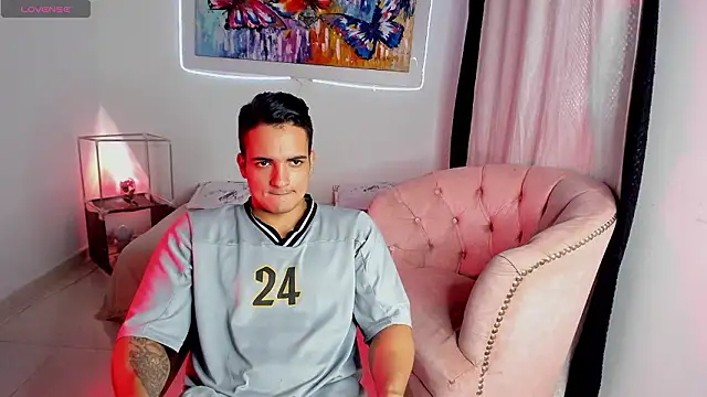 Snapshot of jhon_nicolas chatting on February 3, 2026, 8:25 pm jhon nicolas online show from February 3, 2026, 8:25 pm