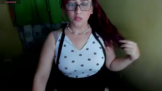 LuciaMiilf online show from July 12, 2026, 6:47 am