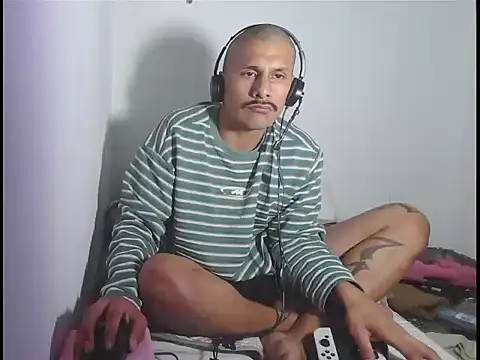 Snapshot of saddad714 chatting on February 24, 2026, 8:15 am saddad714 online show from February 24, 2026, 8:15 am