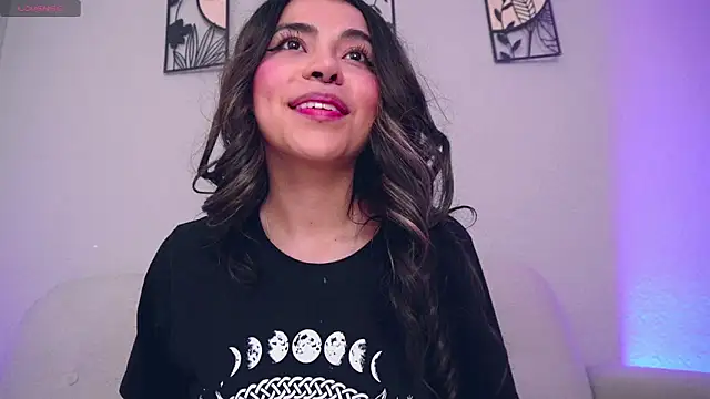 Snapshot of loveegirll1 chatting on February 27, 2026, 3:51 am loveegirll1 online show from February 27, 2026, 3:51 am