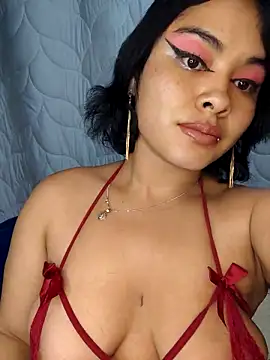 zoe love18 online show from April 16, 2026, 3:51 am