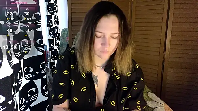 Snapshot of Ozalin_ chatting on May 29, 2026, 11:49 am Ozalin online show from May 29, 2026, 11:49 am