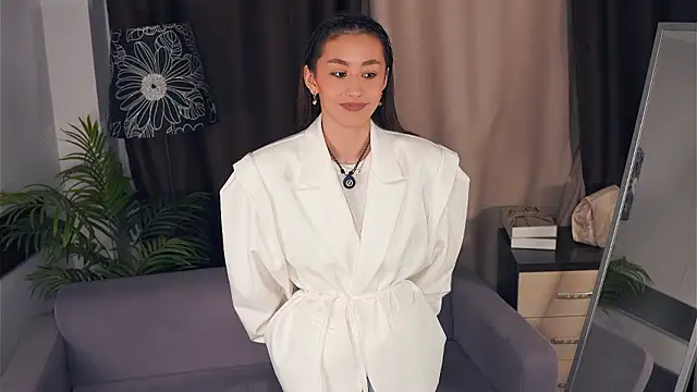 Snapshot of DeliaPesta chatting on February 2, 2026, 4:28 pm DeliaPesta online show from February 2, 2026, 4:28 pm