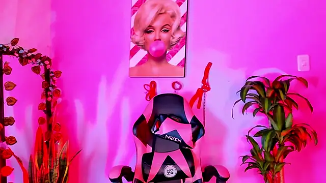 kenia thompsom01 online show from February 3, 2026, 2:53 am