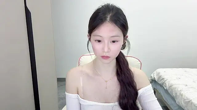 Snapshot of DYyyyyy-- chatting on February 9, 2026, 12:36 pm DYyyyyy-- online show from February 9, 2026, 12:36 pm