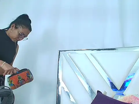 DayanaTastty online show from February 4, 2026, 12:22 pm