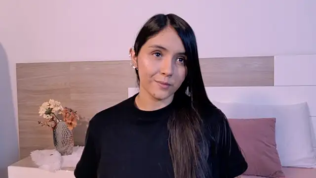 AlisonLamer online show from April 10, 2026, 8:49 pm