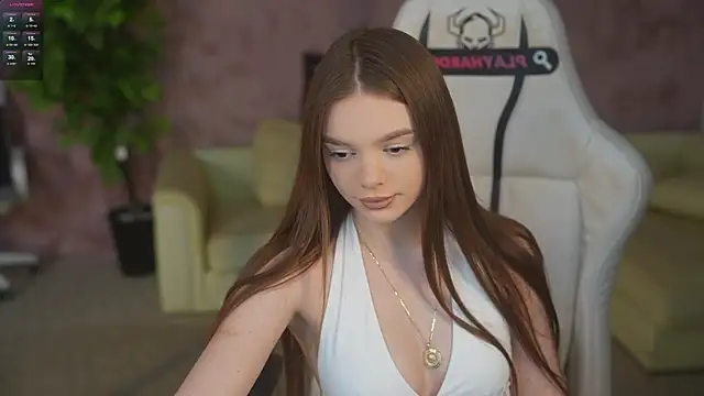 Snapshot of Zlata_Sky chatting on July 9, 2026, 6:40 pm Zlata Sky online show from July 9, 2026, 6:40 pm