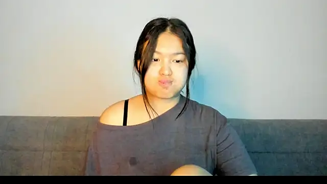 Snapshot of luna_yum chatting on February 26, 2026, 9:37 pm luna yum online show from February 26, 2026, 9:37 pm