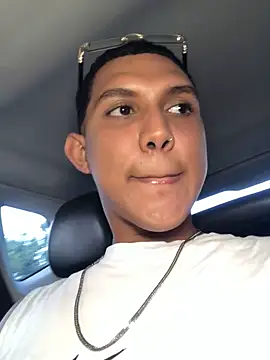  Usher online show from February 21, 2026, 10:12 pm