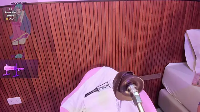 nicolle boobies online show from April 15, 2026, 7:58 pm